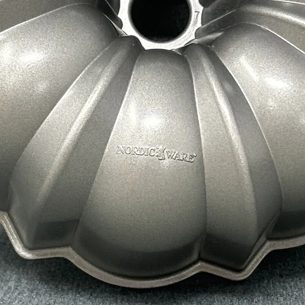 Nordic Ware Original Bundt Cake Pan USA Silver Tone Non-Stick Fluted Cake 10